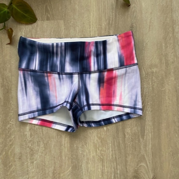 Lululemon Boogie Short mirage deep indigo white size 4 - Picture 3 of 7